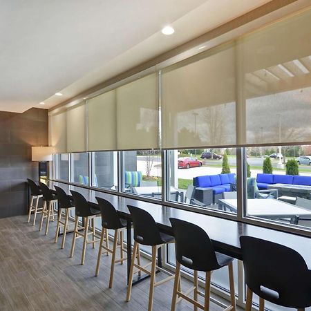Home2 Suites By Hilton Grand Rapids North Walker Eksteriør billede