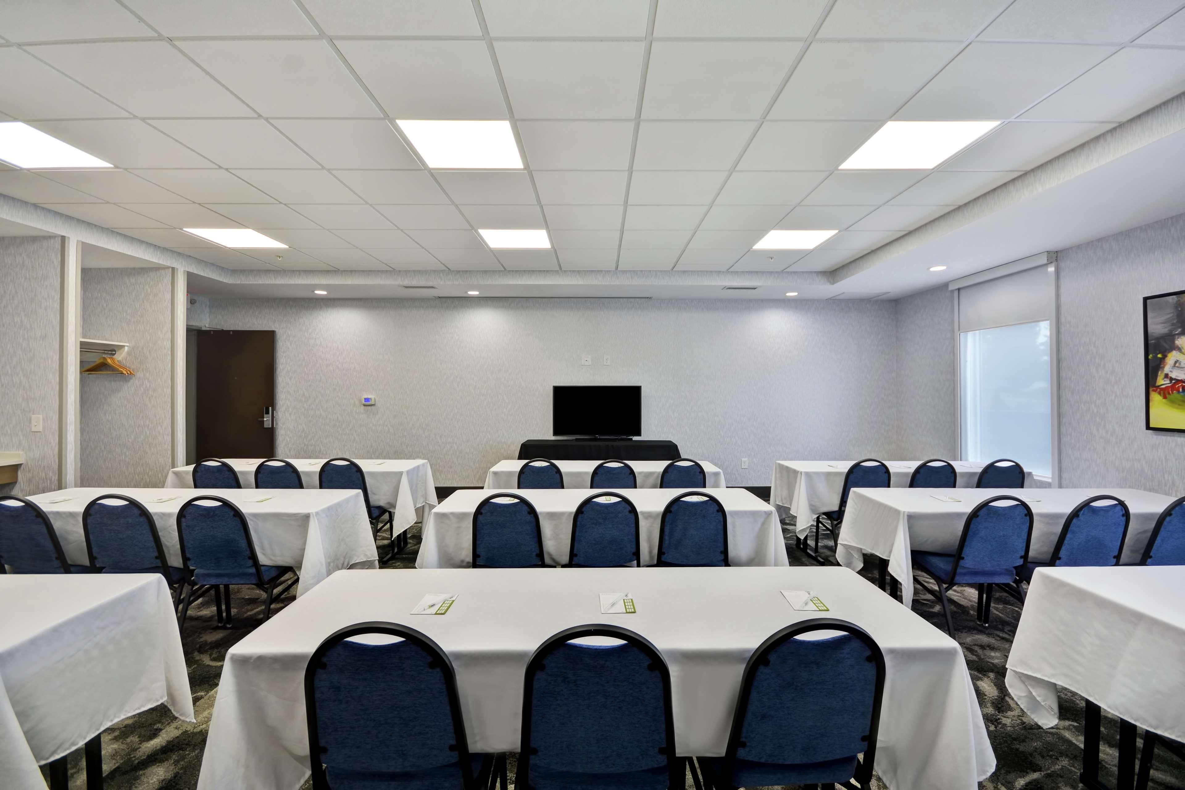 Home2 Suites By Hilton Grand Rapids North Walker Eksteriør billede