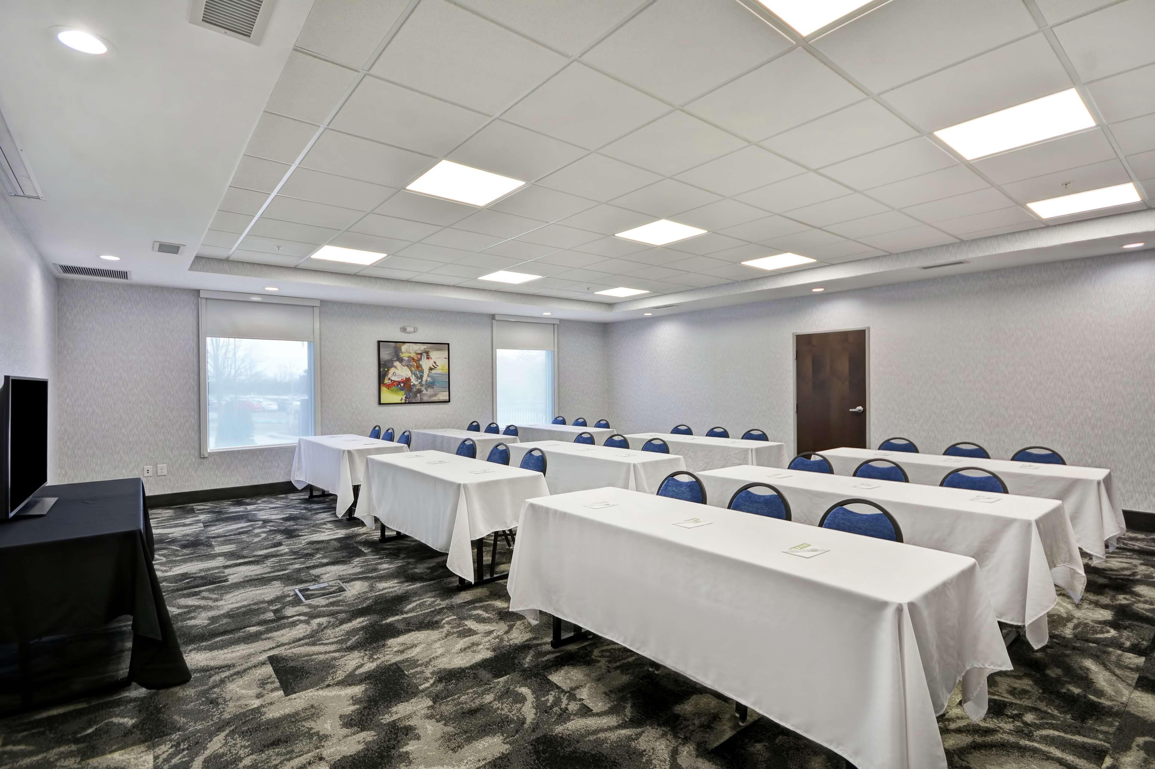 Home2 Suites By Hilton Grand Rapids North Walker Eksteriør billede