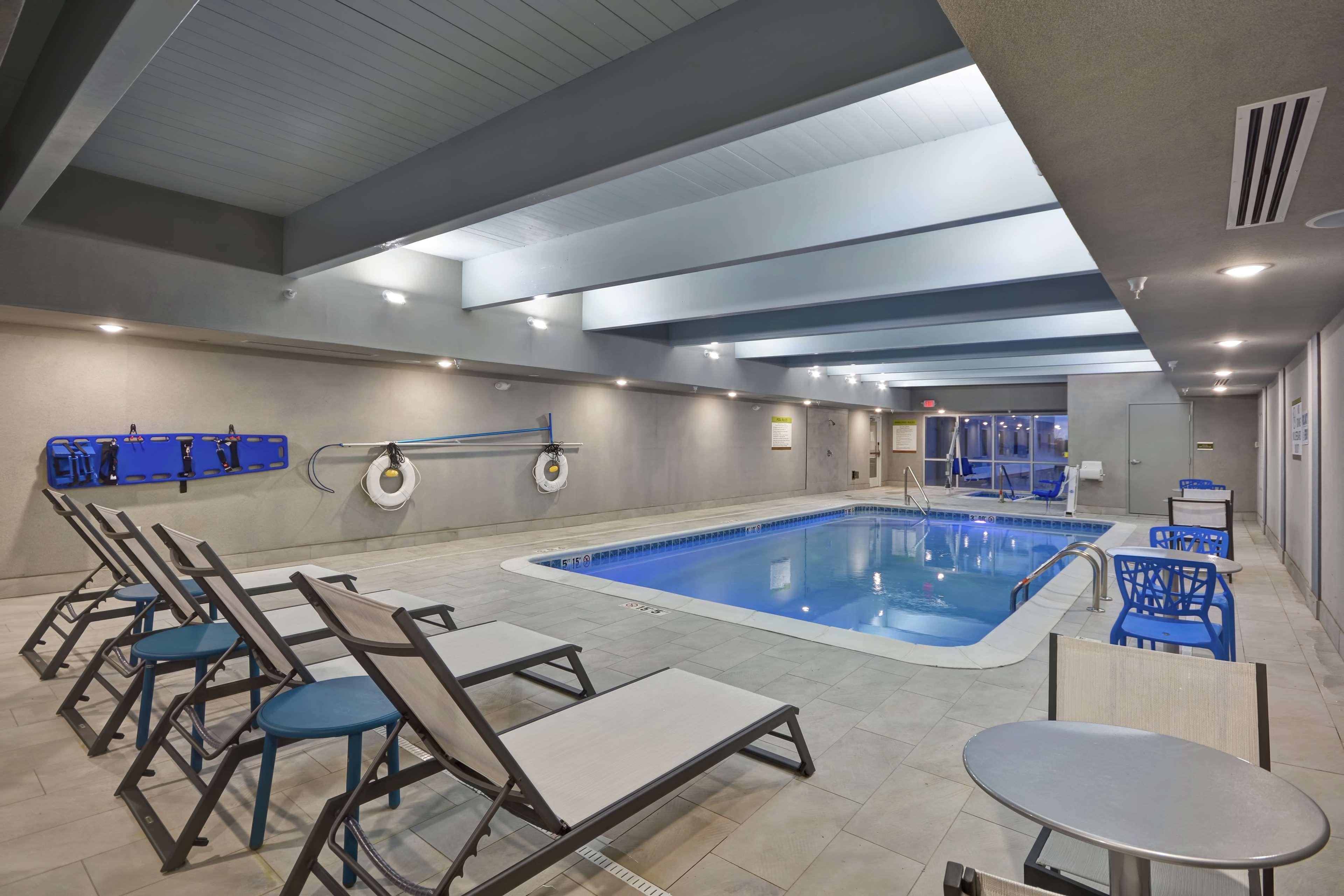 Home2 Suites By Hilton Grand Rapids North Walker Eksteriør billede