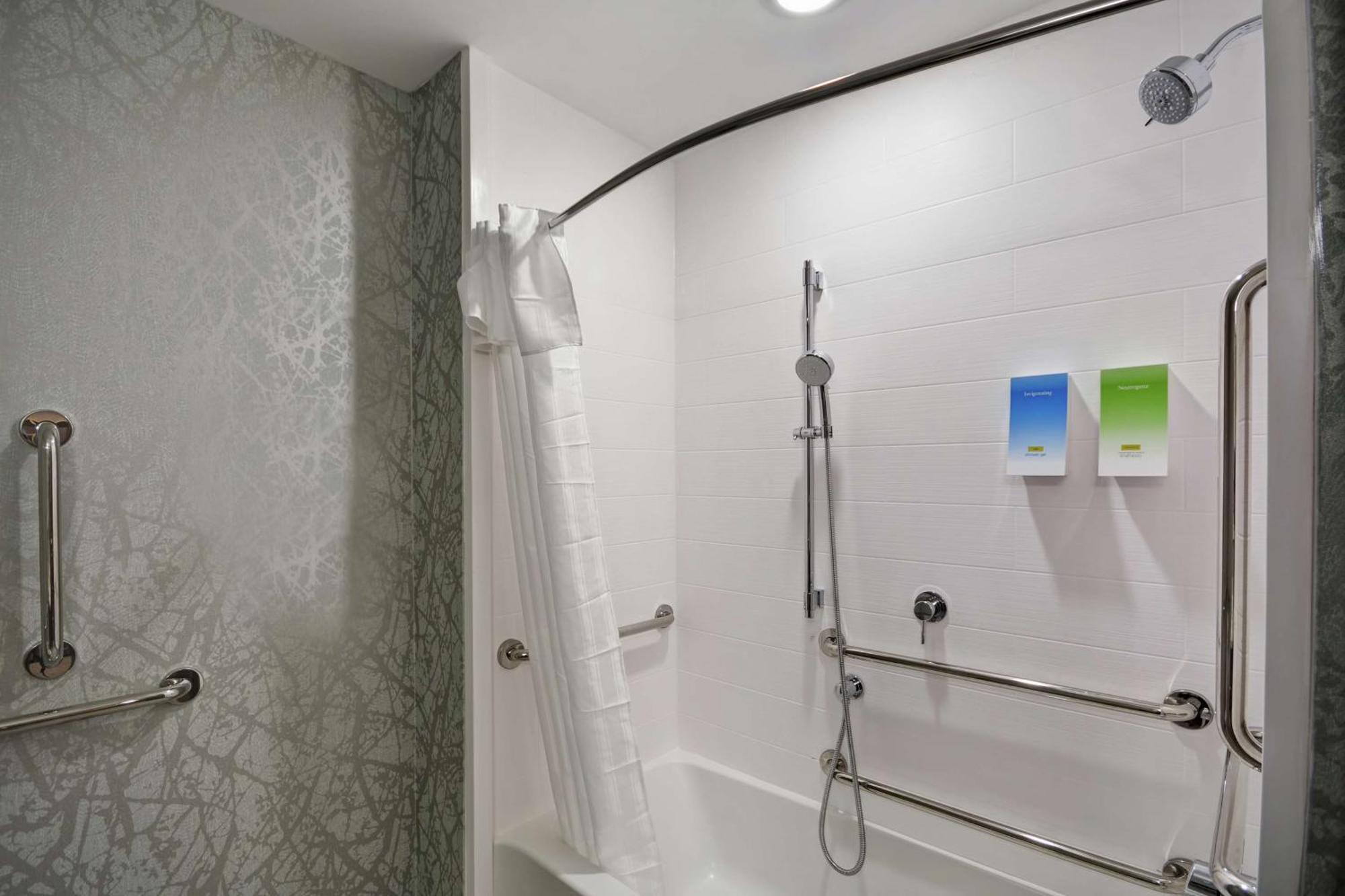 Home2 Suites By Hilton Grand Rapids North Walker Eksteriør billede